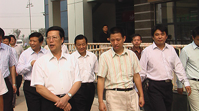原省委书记张高丽到大学商业街视察